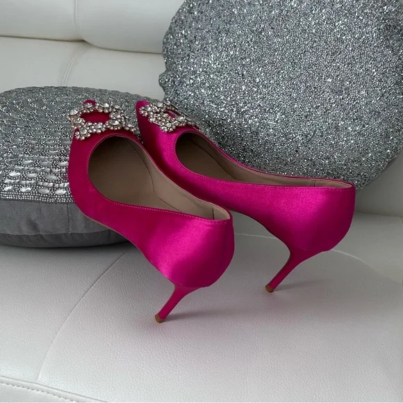 NWOT 💖 Pink Satin Heels with crystal - Picture 9 of 17